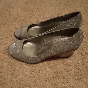 Bandolino silver glitter wedge